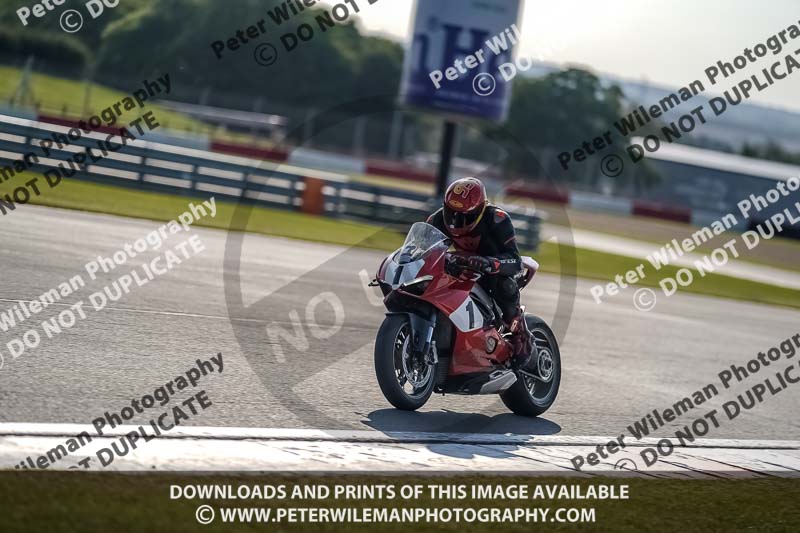 donington no limits trackday;donington park photographs;donington trackday photographs;no limits trackdays;peter wileman photography;trackday digital images;trackday photos